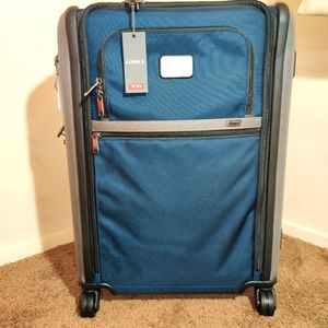 Tumi Alpha 3 Short Trip Expandable 4 Wheeled Packing Case (Navy)